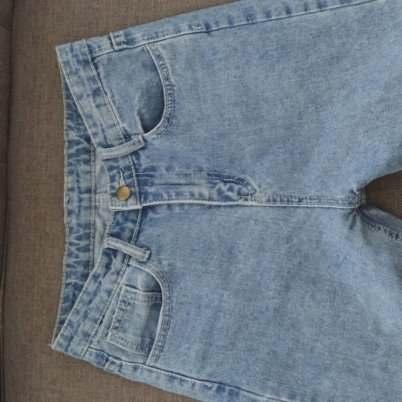 Light Wash High Waist Retro Mom Jeans - Size 27 or S/M - Picture 2 of 11